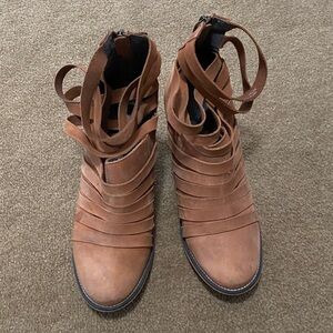 Free People Elegant Tan Ankle Booties 41